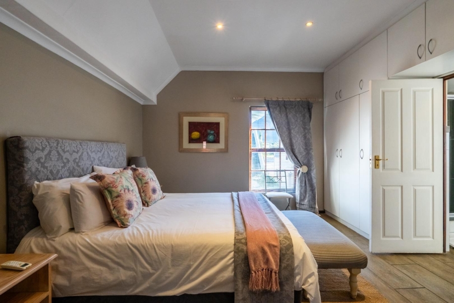 To Let 4 Bedroom Property for Rent in Franschhoek Western Cape
